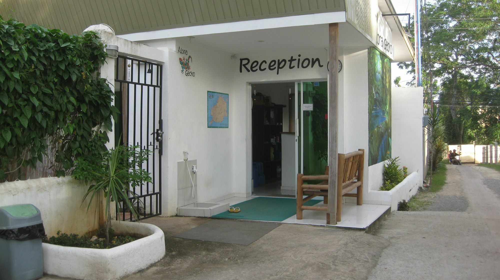 Alona Gecko Inn Panglao Exterior photo